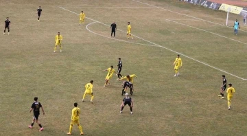 Bayburt Özel İdarespor kendi evinde 7- 0 yenildi
