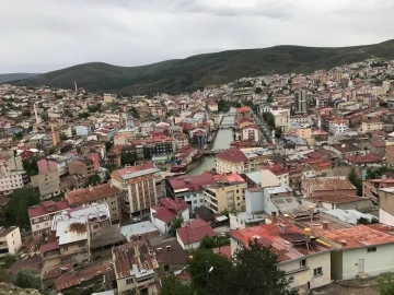 Bayburt seçimlerde birinciliği elden bırakmıyor
