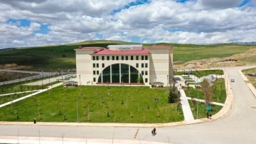 Bayburt Üniversitesi Kütüphanesi kapılarını depremzede öğrencilere açtı
