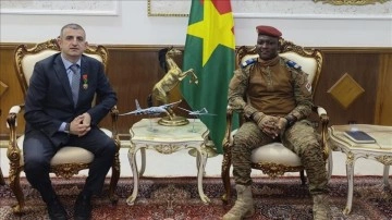 Baykar Genel Müdürü Haluk Bayraktar'a, Burkina Faso'da devlet nişanı verildi