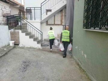 Bayraklı Belediyesinden Ramazan boyunca 13 bin kişiye iftar paketi
