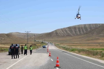 Bayram tatilinde araçlar &quot;cayrokopter&quot; ile denetlendi
