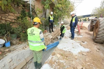 Bekilli’de ömrünü dolduran içme suyu hatları yenileniyor
