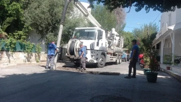 Belediyeden kanal açma ve temizlik çalışması
