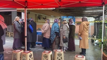 Beş gün önce evlenen yaşlı çifti asansör kazası ayırdı
