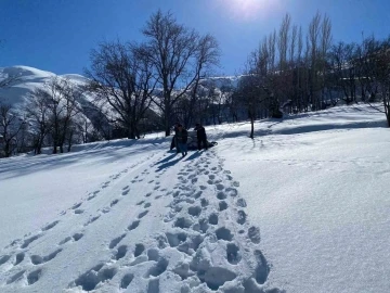 Besicilerin zorlu kış mesaisi sürüyor
