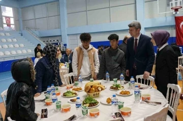 Beşiri’de şehit yakınları, yetim ve depremzedeler için iftar programı düzenlendi
