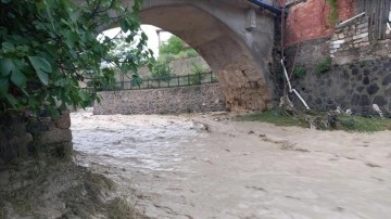 Beypazarı'nda sağanak etkili oldu