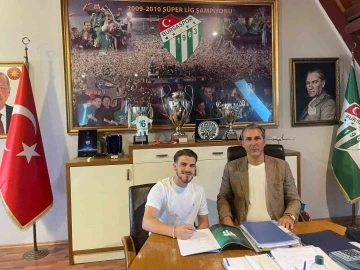 Bilal Güney, Bursaspor’la devam dedi
