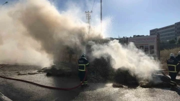 Bilecik’te saman yüklü kamyon alev aldı
