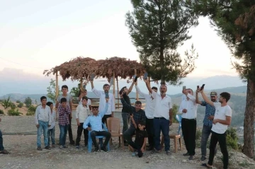 Bin kişinin yaşadığı mahallede ‘telefon çekmiyor’ tepkisi
