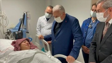 Binali Yıldırım, deprem enkazından 248'inci saatte kurtarılan Aleyna Ölmez'i ziyaret etti