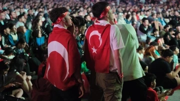 Binlerce Erzincanlı milli maçı beraber izledi
