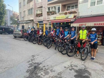 Bisiklet takımı Cumhuriyetin 100’üncü yılını Uludağ’ın zirvesinde kutladı