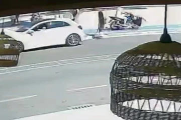 Bisiklet yolunda sürdüğü motosiklet ile kadına çarptı: 1 yaralı
