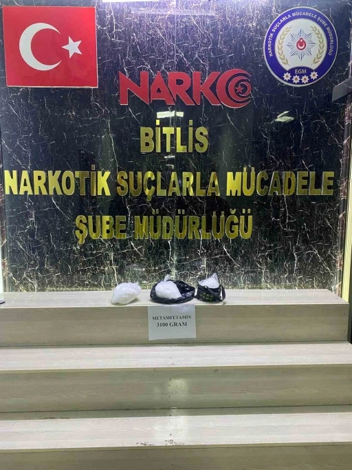 Bitlis’te 3 kilo metamfetamin ele geçirildi
