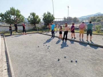 Bocce turnuvasında doyasıya eğlendiler
