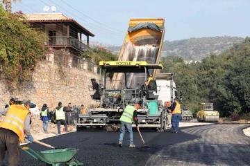 Asfalt çalışması devam ediyor