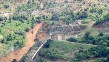 Bolu’da sağanak hayatı felç etti: Heyelan anı kamerada
