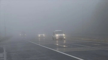 Bolu Dağı'nda sis ve sağanak görüş mesafesini düşürdü