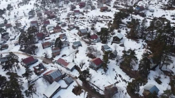 Bolu’nun yüksek kesimlerinde karlar erimeye başladı
