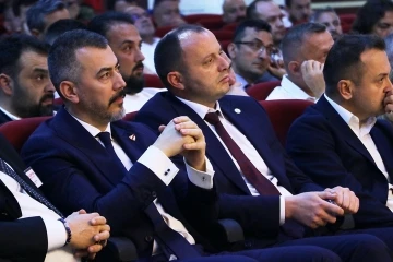 Boluspor Başkanı Savaş Abak güven tazeledi
