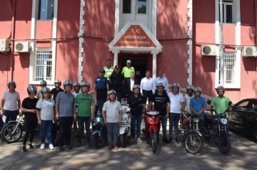 Bozdoğan’da motorculara kask dağıtımı sürüyor
