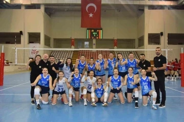 Bozüyük Belediyesi, çeyrek finalde Sivas İl Özel İdare Voleybol Takımı’nı 3-0 yendi
