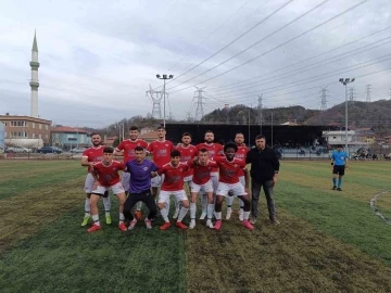 Bu köyün futbol takımı, gurbetçilerin desteği ile mücadelesini sürdürüyor
