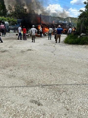 Burdur’da çıkan yangında ev kullanılamaz hale geldi
