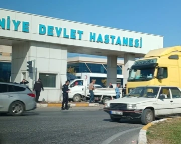 Burhaniye Devlet Hastanesi’nde ’randevusuz’ kamyonet
