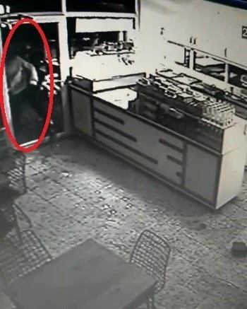 Bursa’da 14 yaşındaki hırsız kamerada: Önce para sonra meşrubat çaldı