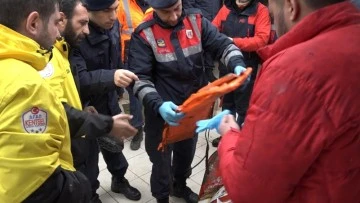 Bursa'da batan gemiden geriye kalanlar sahile vurdu