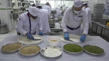 Bursa'da bayram öncesi baklava alırken oyuna gelmeyin