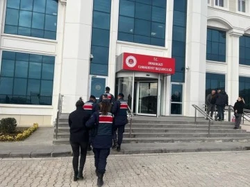 Bursa'da ev sahibinin hastanede yatmasını fırsat bildiler, evdeki altınlarını çaldılar