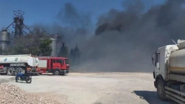 Bursa'da geri dönüşüm deposunda büyük yangın