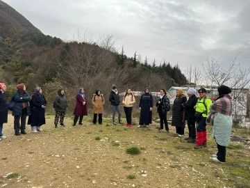 Bursa'da kadınların 'İyilik hareketi' doğada başladı