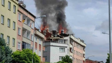 Bursa’da 5 katlı apartmanda yangın