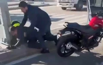 Bursa'da motosiklet sürücüsüne vahşice saldıran şahıs yakalandı