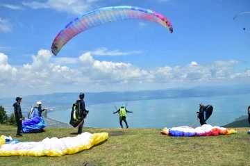 Bursa'da yamaç paraşütü heyecanı başlıyor