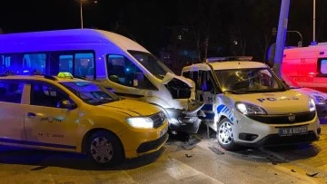 Bursa merkezde korkunç kaza: 3'ü polis 6 kişi yaralı!