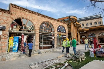 Bursa'nın kalbi Tarihi Çarşı'da çalışmalar sürüyor 