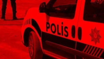Bursa'da sanatçı Eşref Kolçak'ın aracını çalmak isteyen 3 kişi yakalandı