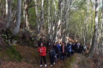 Bursalı gençler çevre konusunda farkındalık oluşturmak yürüdü