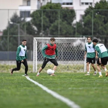 Bursaspor dar alanda çift kale maçlar yaptı
