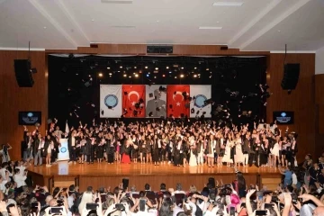 BUÜ’de mezun sayısı 300 bini geçti