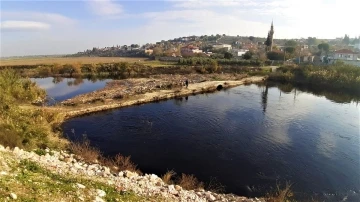 Türkiye’nin can suyu Büyük Menderes Nehri çöp akıyor