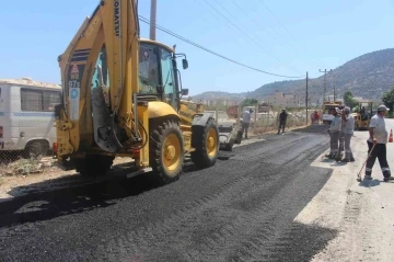 Büyükşehir asfalt onarım çalışması yapıyor
