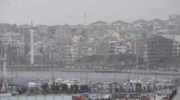 Çanakkale’de 9 ilçede okullar tatil edildi
