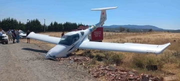 Çanakkale’de motor arızası yapan eğitim uçağı buğday tarlasına sert iniş yaptı
